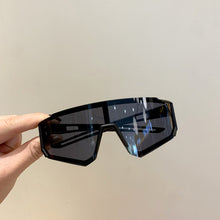 Load image into Gallery viewer, Children's Sports Cycling Windproof Sunglasses Large-Frame Skiing Goggles UV-Protective Sunglasses
