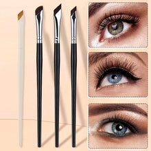 Load image into Gallery viewer, 2Pcs Upgrade Blade Eyeliner Brush Ultra Thin Fine Angle Flat Eyebrow Brush Under The Eyes Place Precise Detail Brush
