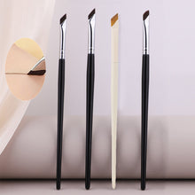 Load image into Gallery viewer, 2Pcs Upgrade Blade Eyeliner Brush Ultra Thin Fine Angle Flat Eyebrow Brush Under The Eyes Place Precise Detail Brush
