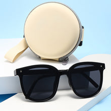 Load image into Gallery viewer, Foldable Sunglasses Summer Trendy Unisex Sunglasses Portable Design for Outdoor Travel Streetwear Accessories

