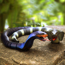 Load image into Gallery viewer, Remote Control Cobra Snake Toy Realistic Tongue Action 15m Remote Range Suitable for Prank Kids Gifts and Halloween Scares
