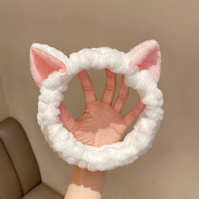 Load image into Gallery viewer, Soft Comfortable Wash Face Headband Cute Cat Coral Plush Hairband Beauty Skincare Yoga Multipurpose Versatile Hair Fixing Headband

