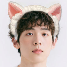 Load image into Gallery viewer, Soft Comfortable Wash Face Headband Cute Cat Coral Plush Hairband Beauty Skincare Yoga Multipurpose Versatile Hair Fixing Headband
