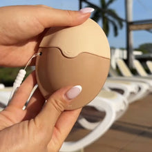 Load image into Gallery viewer, Qriginality Detachable Silicone Sunscreen Applicator Silicone Lotion Roller Ergonomic Sunscreen Tool Skincare Self-Care Innovative Beauty Tools
