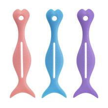 Load image into Gallery viewer, Multi Functional Eyeliner Auxiliary Magic Device Eyelash Baffle Eyeliner Eye Shadow Beauty Tool Silicone Eye Makeup Assistant
