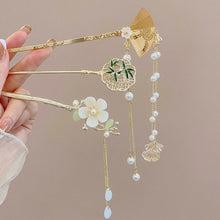Load image into Gallery viewer, Elegant Chinese Style Tassel Hair Stick Hairpins Traditional Floral Hanfu Hair Sticks Women’s Vintage Bamboo Hair Accessories

