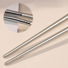 Load image into Gallery viewer, Crescent Eyeliner Crouching Silkworm Brush Eyes Down To Detail Eyebrow Brush Eye Shadow Flat Ultra-thin Blade Eyelid Makeup Brush
