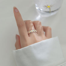 Load image into Gallery viewer, Sweet Adjustable Daisy Flower Resin Ring for Women Spring Summer Pastel Open Ring Minimalist Style Gift for Girls friends
