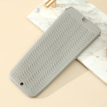 Load image into Gallery viewer, Silicone Curling Iron Insulation Bag Straight Hair Dressing Storage Straight Hair Stick Anti Scald Bag Portable Beauty Tools
