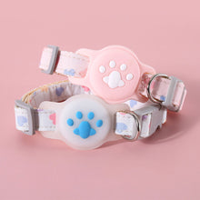 Load image into Gallery viewer, Cute Cat Paw Night Light Tracker Footprint Protection Cover Pet Collar Pet Loss Prevention Collar for Airtag Pet Collar

