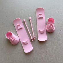 Load image into Gallery viewer, For 17cm Labubu Dolls Snowboard Cute Plastic Skiing Shoes Ski Pole for Dolls Macaron Dolls Toy Glasses Accessories
