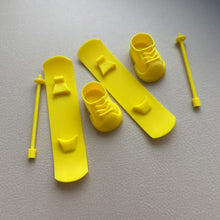 Load image into Gallery viewer, For 17cm Labubu Dolls Snowboard Cute Plastic Skiing Shoes Ski Pole for Dolls Macaron Dolls Toy Glasses Accessories

