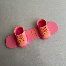 Load image into Gallery viewer, For 17cm Labubu Dolls Snowboard Cute Plastic Skiing Board for Dolls Macaron Dolls Toy Glasses Accessories
