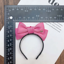 Load image into Gallery viewer, For 17cm Labubu V1 V2 V3 Skull Panda Doll Clothes Solid Color Heart-shaped Rhinestone Clothing Bow Tie Hair Clip Mini Cute Doll Fashion Accessories
