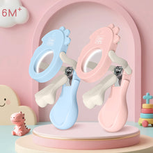 Load image into Gallery viewer, Magnifying Mirror Nail Clippers Children's Luminous Nail Clippers Baby Stainless Steel Nail Clippers Baby Splash Proof Nail Clippers

