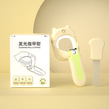 Load image into Gallery viewer, Baby Luminous Nail Clippers Children's Stainless Steel Nail Clippers Splash Proof Nail Clippers with Magnifying Glass LED Lights
