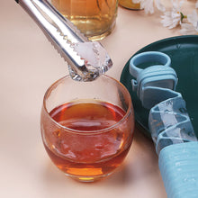 Load image into Gallery viewer, New Pull Out Ice Tray Food Grade Plastic Ice Maker Portable Ice Box Mold for Home Use Easy To Use and Durable BPA Free Design
