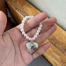 Load image into Gallery viewer, For 17cm Labubu Doll Clothes Fashion Clothing Pearl Necklace with Pendant Choker Necklace Mini Cute Doll Fashion Accessories
