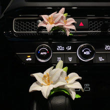 Load image into Gallery viewer, Car Air Outlet Perfume Clip Lily Shape Car Air Freshener Peach Blossom Aroma Diffuser Car Decoration Accessories Fresh Air
