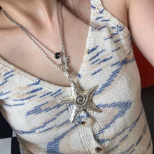 Load image into Gallery viewer, Y2K Gothic Starfish Pendant Necklace Punk Exaggerated Irregular Star Charm Jewel Travel Beach OOTD Necklace
