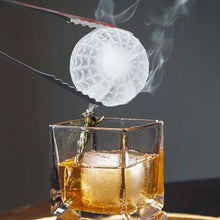 Load image into Gallery viewer, Silicone Ice Cube Tray Whiskey Ice Maker Mold Square Ice Block Tray for Home Bar Party Drinks Beer Kitchen Gadget
