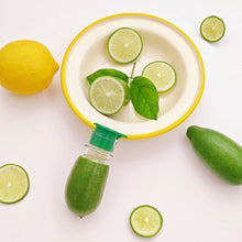Load image into Gallery viewer, Lemon Squeezer Plastic Resuable Lightweight Juices Reamer Washable Manual Juices Portable Kitchen Reamer Built in Filter
