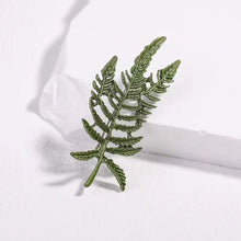 Load image into Gallery viewer, Retro Artistic Bamboo Brooch Bamboo Leaf Tree Leaf Flower Green Brooch Fresh Vintage Style Scarf Buckle Cardigan Button
