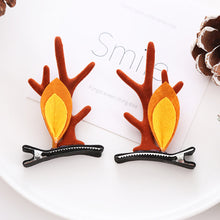 Load image into Gallery viewer, Christmas Hairpins and Hair Accessories Antler Clip Children's Headwear Cute and Festive Atmosphere Elk Bell Ornaments Christmas Gift
