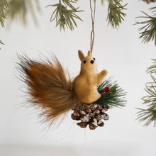 Load image into Gallery viewer, Simulation Mini Squirrel Model Christmas Tree Decoration 3D Ornament Winter Decorations for Home 2026 New Year

