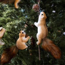 Load image into Gallery viewer, Simulation Mini Squirrel Model Christmas Tree Decoration 3D Ornament Winter Decorations for Home 2026 New Year
