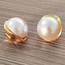 Load image into Gallery viewer, Fashionable Large Pearl Stud Earrings Alloy Ear Stud Jewelry Accessory French Retro Earrings For Women Party Gift
