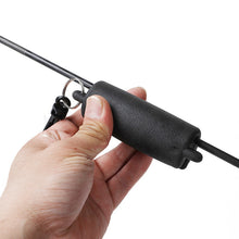 Load image into Gallery viewer, 1PC Portable Silicone Arrow Puller With Carabiner Anti-Slip Tear-Resistant For Recurve and Compound Bows Universal Arrow Remover Tool
