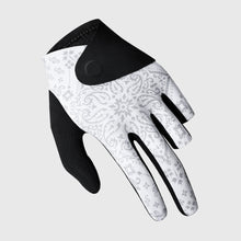 Load image into Gallery viewer, 1PC Professional 3-Finger Billiard Glove Printed Version Magnetic Buckle Fixation Microfiber Breathable Anti-Slip Snooker Glove for Left Hand-XG94
