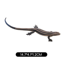 Load image into Gallery viewer, Realistic Lizard Statue Green Iguana Frilled Monitor Lizard Collectible Desktop Display Educational Tool For Kids Animal Enthusiasts Science Classroom
