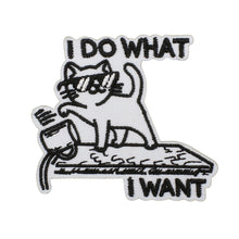 Load image into Gallery viewer, Cartoon Animal Badge Hook And Loop Embroidered Repair Patch Hip Hop Animal Appliques Stickers For Clothing Bags Sewing
