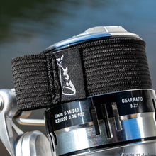 Load image into Gallery viewer, 2PCS Fishing Reel Spool Protector Bands Prevent Line Damage Loosening Tangles Quick Release Design for Spinning Baitcasting Reels
