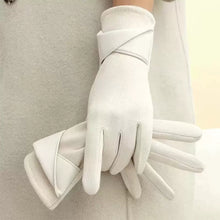 Load image into Gallery viewer, Warm Gloves with Velvet for Women to Use in Winter Touch Screen Elegant Bow Accessories Cycling and Driving Gloves
