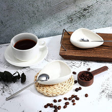 Load image into Gallery viewer, Ceramic Coffee Bean Dosing Cup Spoon Light Spray Bottle Tea Leaves Barista Set Anti-Static Coffee Bean Spray Measuring Tray for Coffee Lovers
