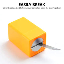 Load image into Gallery viewer, Plastic Car Waste Blade Storage Box Safety Blade Disposal Container Vinyl Sticker Film Knife Convenient Queegee Tool
