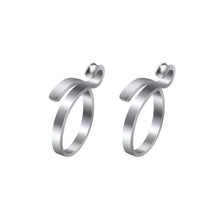 Load image into Gallery viewer, 2Pcs Adjustable Knitting Crochet Loop Ring Thread Wrapped Ring Knitted Yarn Ring Sewing Tools Accessories
