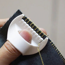 Load image into Gallery viewer, 2Pcs Sewing Guide 3D Printing Manual Sewing Tools Sewing Edge Locking Sewing Template Hand Sewing Tool With 3mm 2mm

