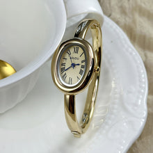 Load image into Gallery viewer, Bathtub Bracelet Watch Roman Numerals Oval Quartz Watch Retro Women's Watches Gold Watch Small Dial Light Luxury Watch
