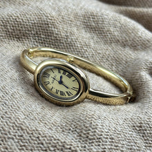 Load image into Gallery viewer, Bathtub Bracelet Watch Roman Numerals Oval Quartz Watch Retro Women's Watches Gold Watch Small Dial Light Luxury Watch
