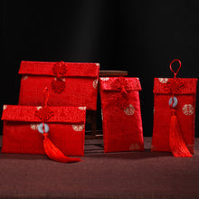 Load image into Gallery viewer, Wedding Red Envelopes Brocade Red Envelopes New Year Birthday Red Packet Knot Button Jade Pendant Red Packet
