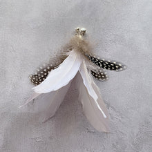 Load image into Gallery viewer, Realistic Bird-Shaped Feather Cat Toy Replacement Head DIY Replace Cat Teaser Stick Replacement Pendant Pet Toy Accessories For Cat Owners/Lovers
