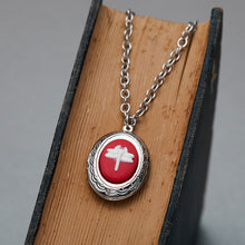 Load image into Gallery viewer, New Fashion Retro Dragonfly Pendant Necklace Ladies Oval Collarbone Necklace Black Red Purple Niche Personalized Witch Jewelry Accessories
