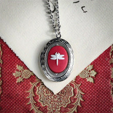 Load image into Gallery viewer, New Fashion Retro Dragonfly Pendant Necklace Ladies Oval Collarbone Necklace Black Red Purple Niche Personalized Witch Jewelry Accessories
