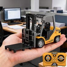 Load image into Gallery viewer, Remote Control Mini Forklift Engineering Toy Realistic Lifting Function Speed Adjustment Construction Simulation Boys and Girls Creative Toys
