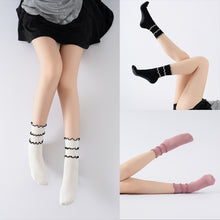 Load image into Gallery viewer, 1Pair Ruffled Edge Yoga Socks for Pilates Moisture-Wicking Anti-Slip Floor Socks Sweet Cute Sports Socks
