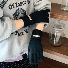 Load image into Gallery viewer, Women Knitted Gloves Thickened Anti-Slip Touchscreen Gloves Cycling Warm Gloves Winter Outdoor Windproof Equipment
